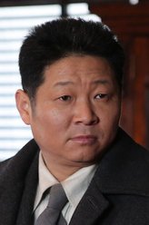 美曦父（赵亮饰演）