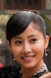 包彤（李芯逸饰演）