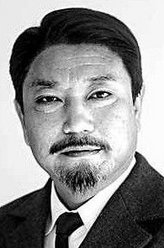 郭父（姚居德饰演）