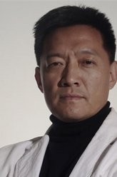 曹利民（李梦男饰演）