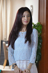 王希婷（王倩一饰演）