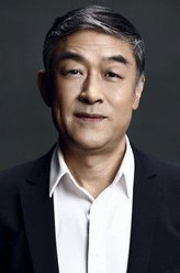 雷父（李建义饰演）