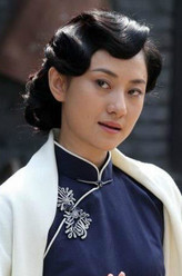 梅艳秋（李欣凌饰演）