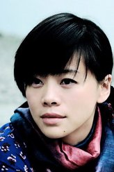 彭新华（王柠饰演）
